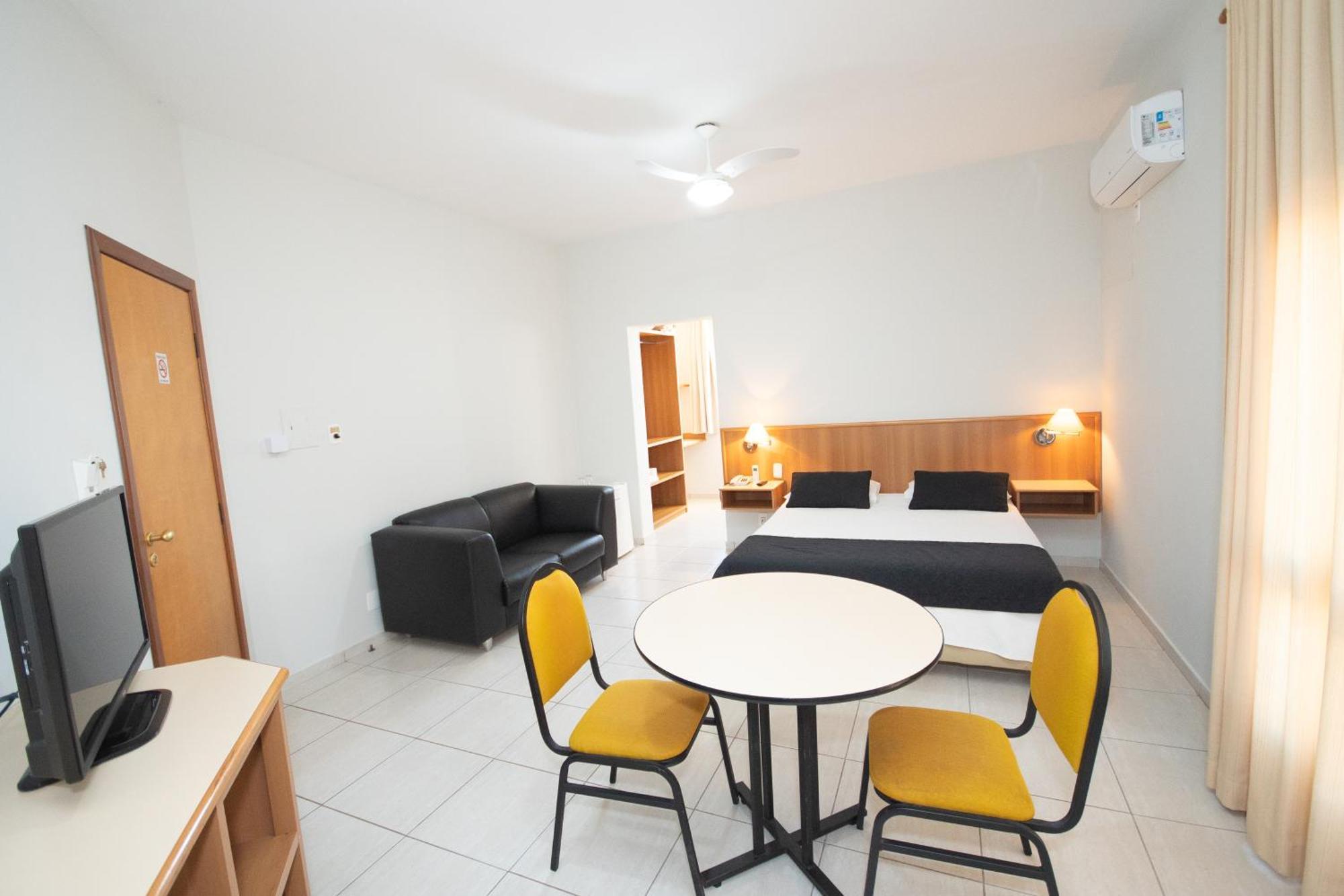 Hotel Ouro Lavras Luaran gambar