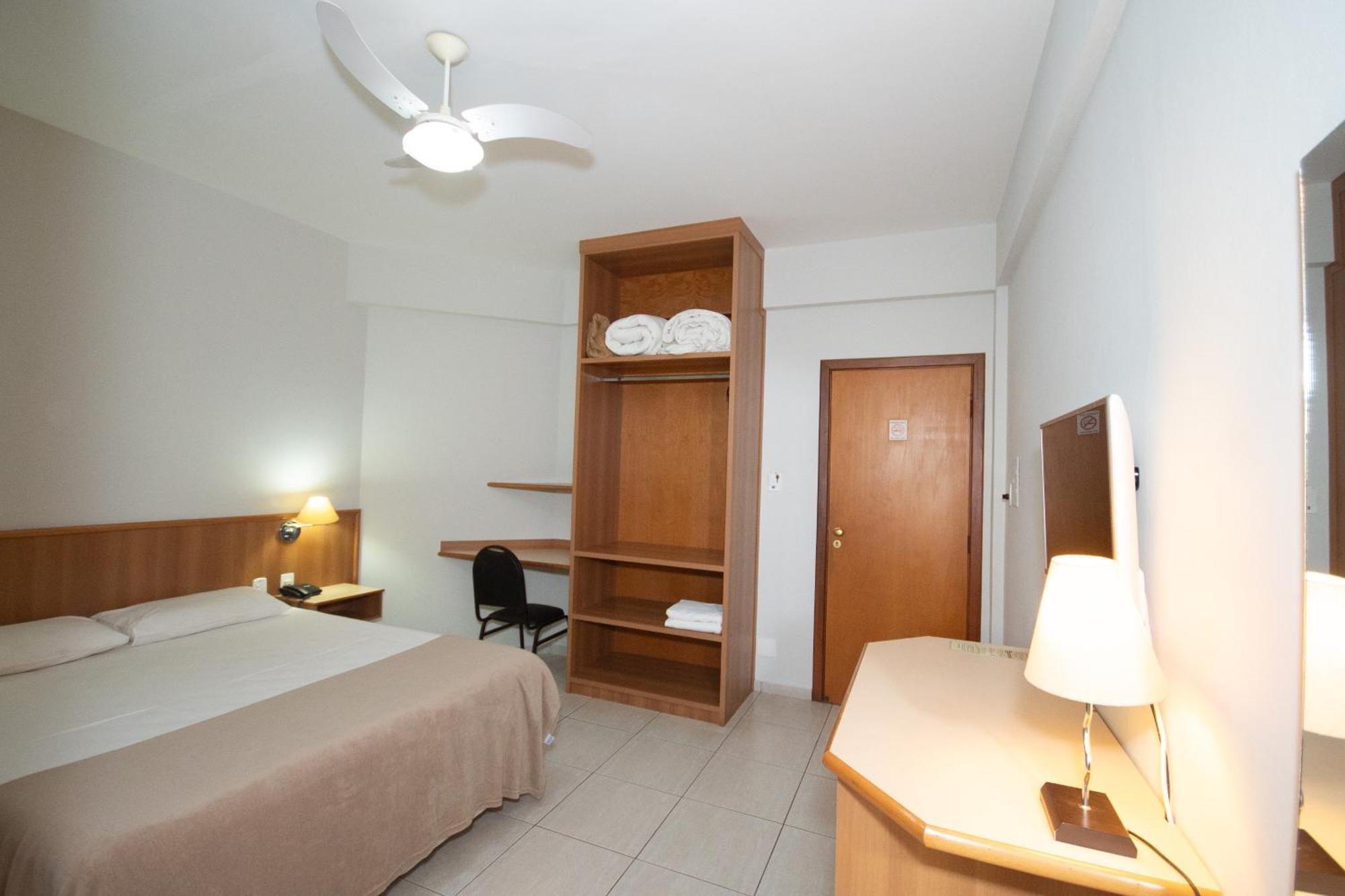 Hotel Ouro Lavras Luaran gambar